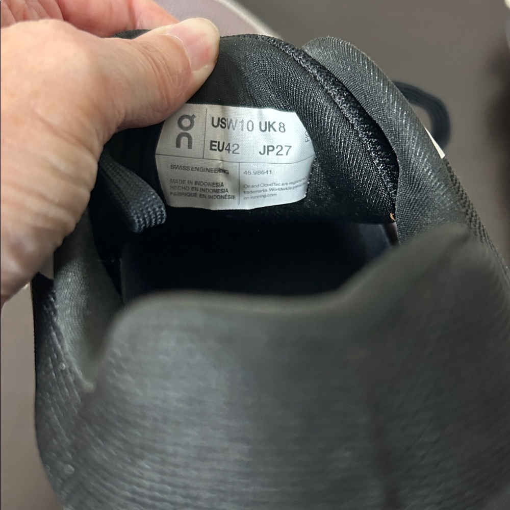 On Running Cloudrunner Sneaker Heron Black Purple Plush Cloud Tech Sz 10 - Picture 11 of 15